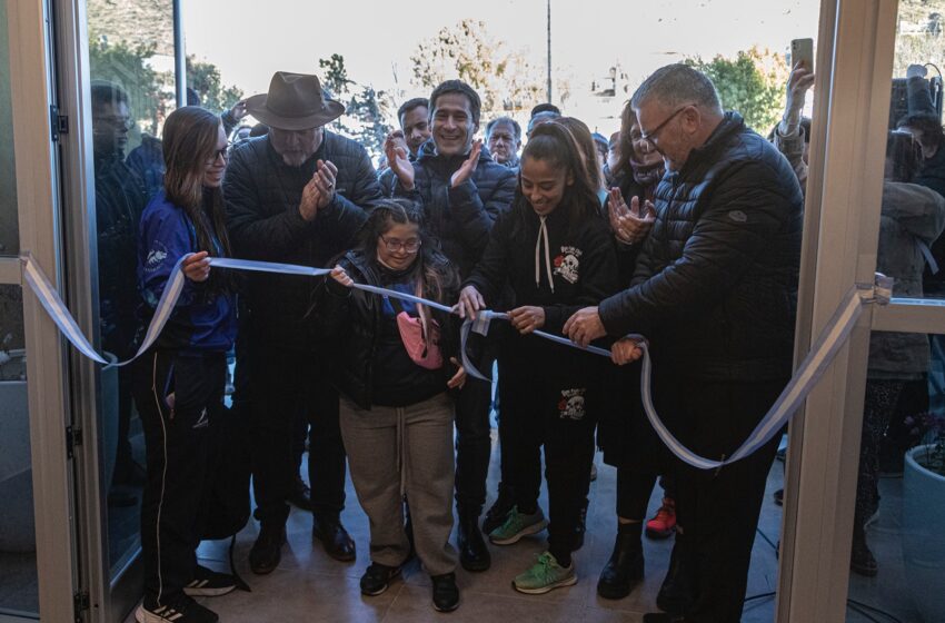  Othar Macharashvili y Juan Pablo Luque inauguraron el Hotel Deportivo