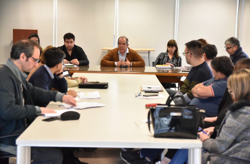  El Gobierno del Chubut recibió a los gremios docentes y pasaron a un cuarto intermedio