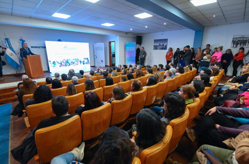  El Gobierno de la Provincia invierte más de 18 mil millones de pesos en el sistema educativo de Chubut