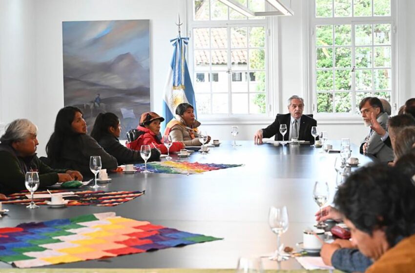  El Presidente recibió a una delegación del Tercer Malón de la Paz de Jujuy