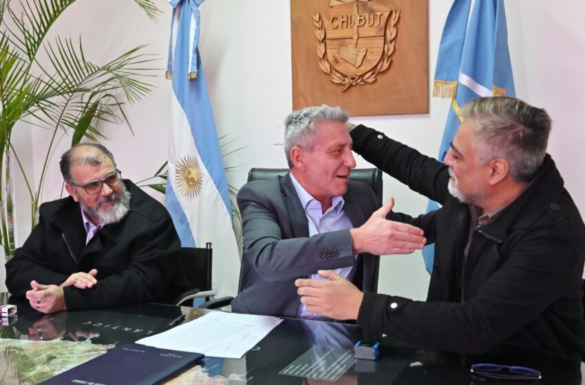  Arcioni rubricó la adhesión de los trabajadores del IAS, Chubut Deportes, CAM ‘La Hoya’, de Desarrollo Social y Guardafaunas al Convenio Colectivo de Trabajo