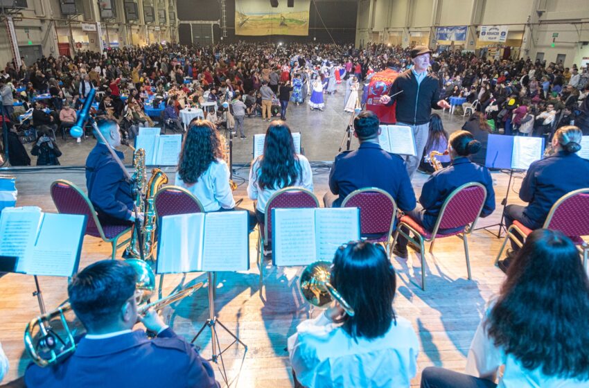  Con el fuerte apoyo del Municipio, se vivió una gran fiesta con el Día Mundial del Folclore