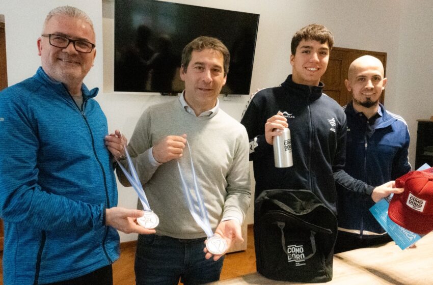  El intendente recibió a Mateo Luna Aseff luego de su exitosa participación en el Sudamericano Juvenil de Natación