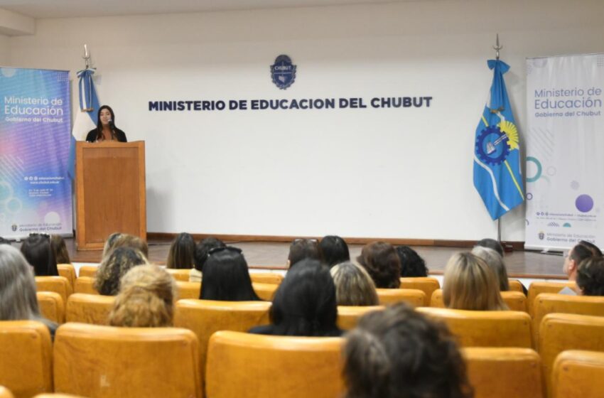  El Gobierno del Chubut entregó mobiliario escolar a más de 150 instituciones educativas provinciales