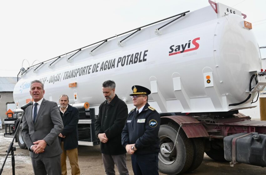  El Gobierno del Chubut incorporó un tanque semirremolque para asistir con agua potable a localidades del interior provincial