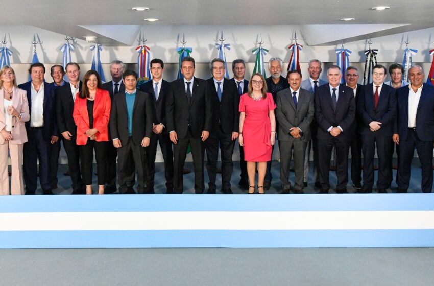  Con el eje en la unidad y el federalismo, Arcioni participó en Buenos Aires de una nueva reunión con Sergio Massa y gobernadores