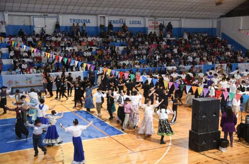  Más de 600 estudiantes participaron del 2° Interescolar de Educación Artística