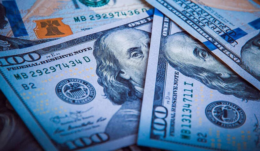  El dólar blue cayó $35 y se acercó a los $900 tras el debate presidencial