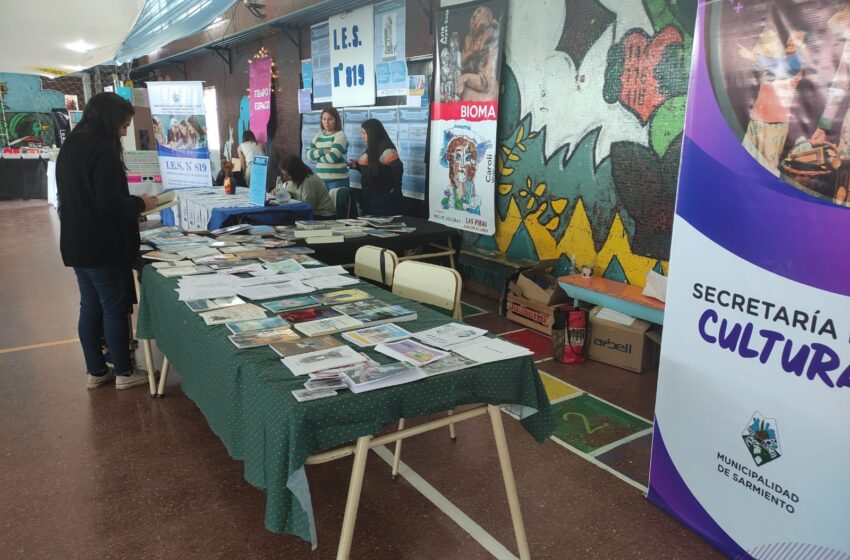  Sarmiento estuvo prensente en la XVI Feria del Libro de Alto Río Senguer