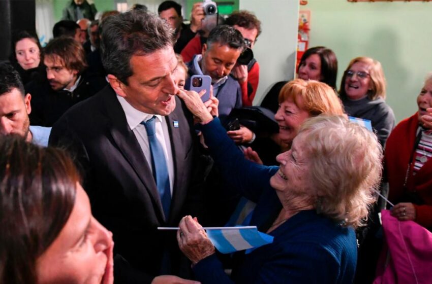  Massa anunció que buscará darles «una jubilación digna» a las «víctimas del sistema AFJP»