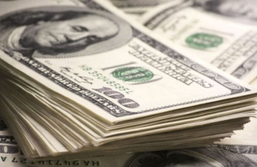  El dólar blue subió más de $40 y cerró a $970 a solo cuatro días del balotaje