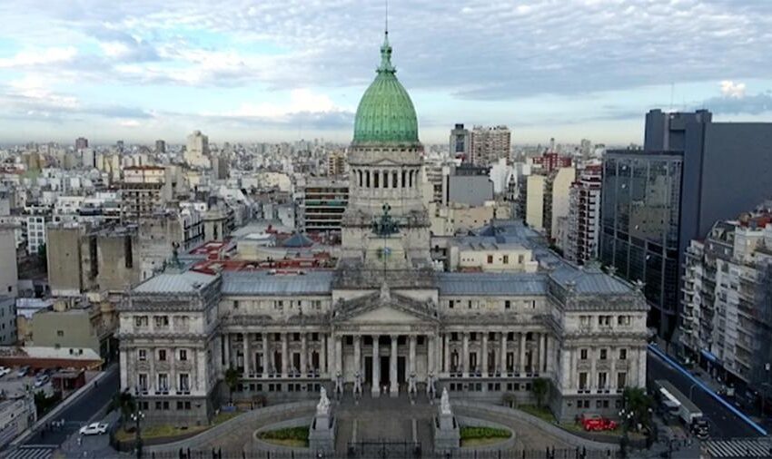  El Gobierno oficializó la convocatoria a sesiones extraordinarias del Congreso