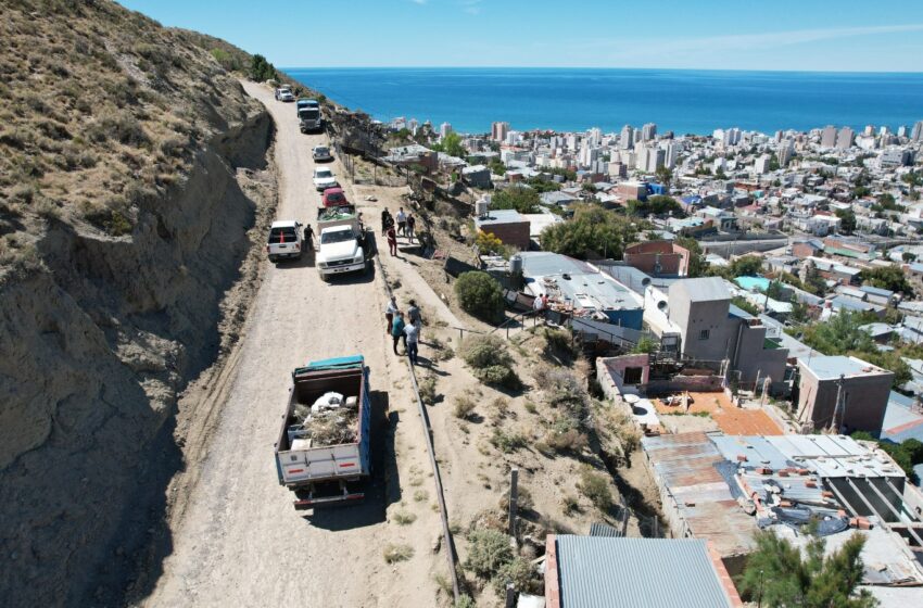  El Municipio encara la limpieza integral de todos los pasajes de los barrios altos de la zona sur