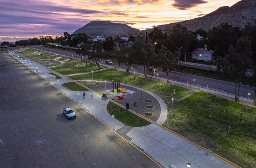  Luque inauguró la primera etapa del Parque de la Ciudad y propuso darle el nombre de Marcelo Guinle