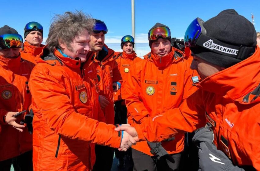  Milei visitó las bases Marambio y Esperanza en la Antártida y dio inicio al acuerdo con la OIEA