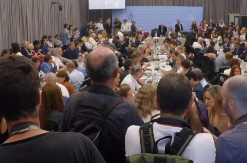  La Libertad Avanza busca un acuerdo en Diputados para aprobar la ley «Bases»