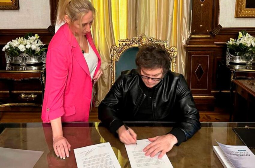  Milei le escribió una carta al Papa Francisco para invitarlo a la Argentina