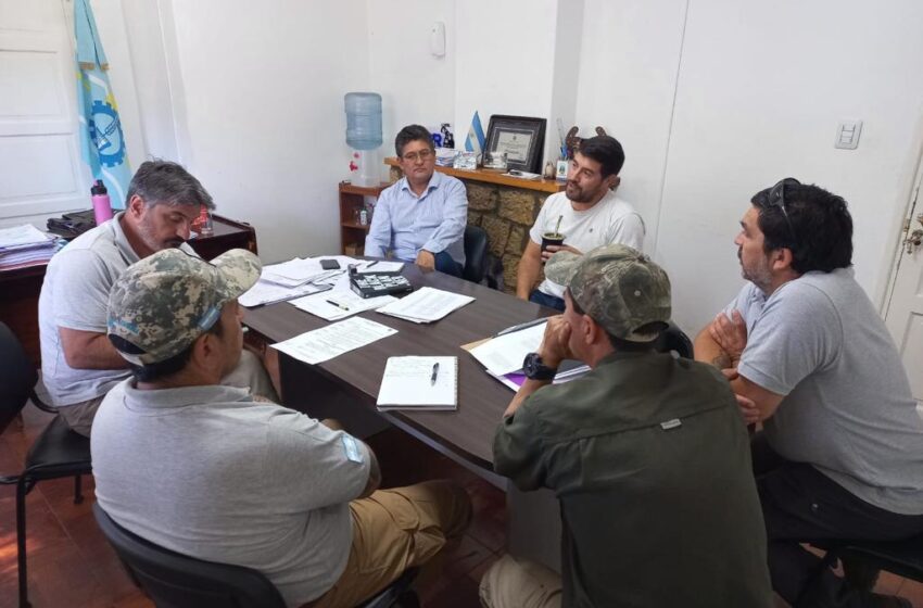  Provincia y municipio de Senguer coordinan acciones para la temporada de Pesca Deportiva Continental