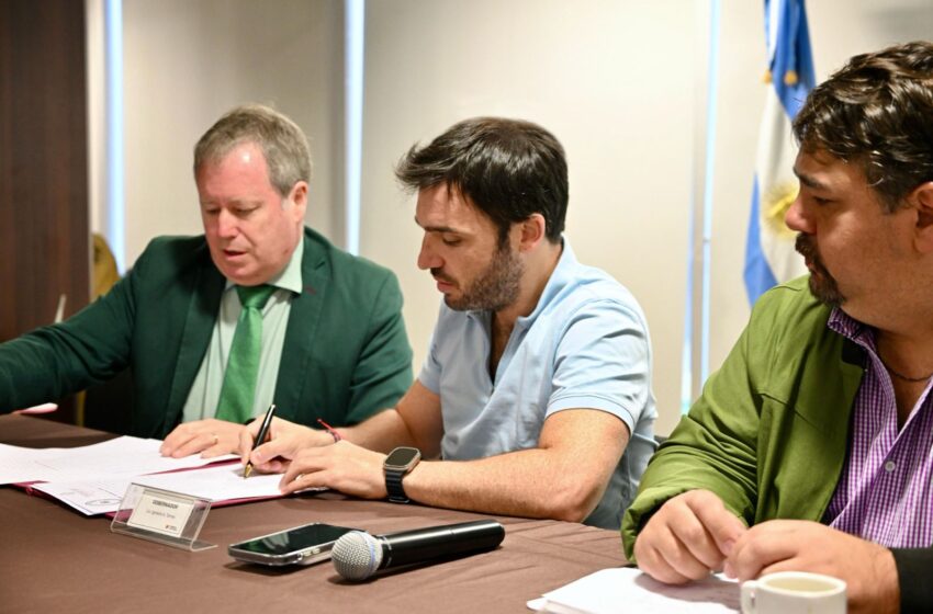  Torres firmó un acuerdo con Río Negro y Neuquén para que las escuelas de Chubut tengan gas en invierno