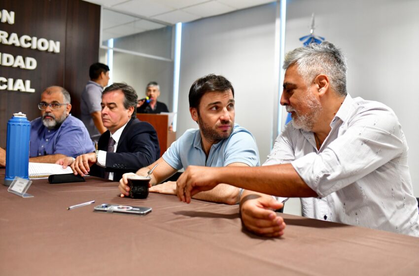  El Gobierno del Chubut acordó paritarias con los gremios estatales