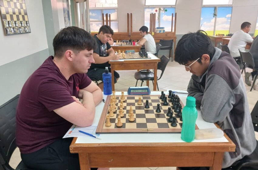  Eugenio Crespo se quedó con el Torneo de Verano de Ajedrez en Comodoro