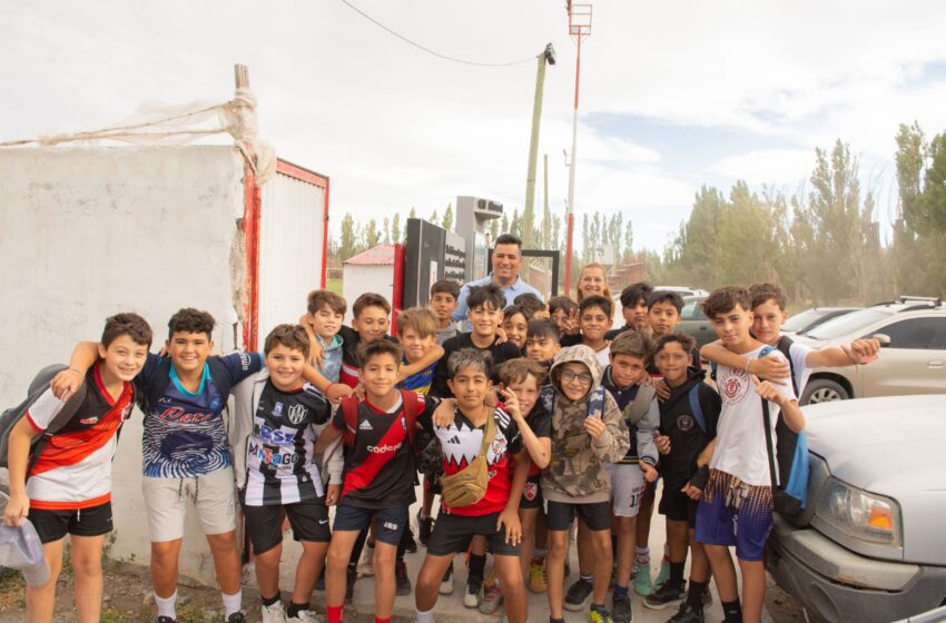  Balochi visitó el Club Deportivo Sarmiento en la previa del Festival de Doma y Folklore