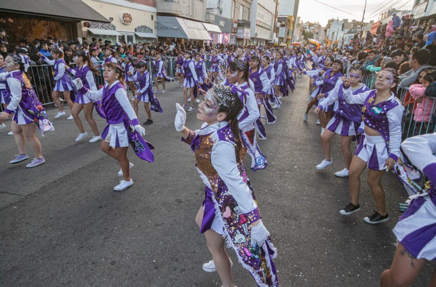  Con gran colorido y el desfile de las murgas, continúan los Carnavales 2024 en el Mes Aniversario