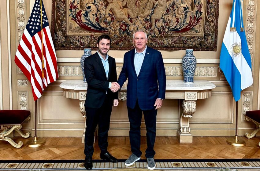  Provincia acordó trabajar en conjunto con los Estados Unidos en el marco de los incendios en la Cordillera