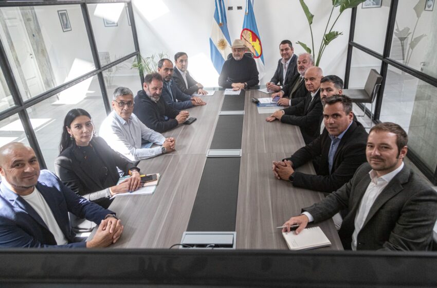  En la “Declaración de Comodoro”, Othar y los intendentes de Río Gallegos, Río Grande y Viedma convocaron al 1° Encuentro del Foro Patagónico de Ciudades Atlánticas