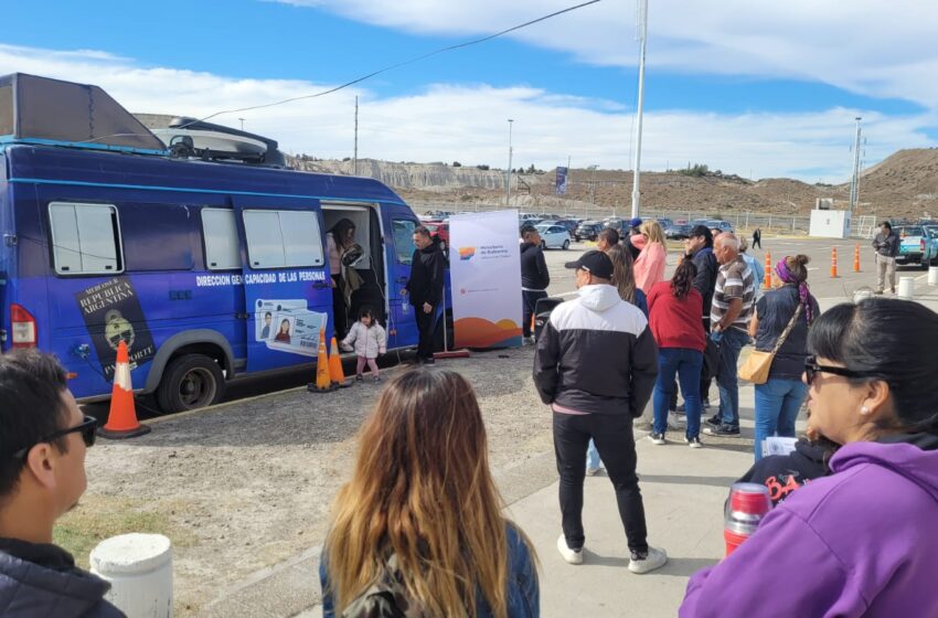  Provincia realizó exitoso operativo de documentación en Comodoro Rivadavia