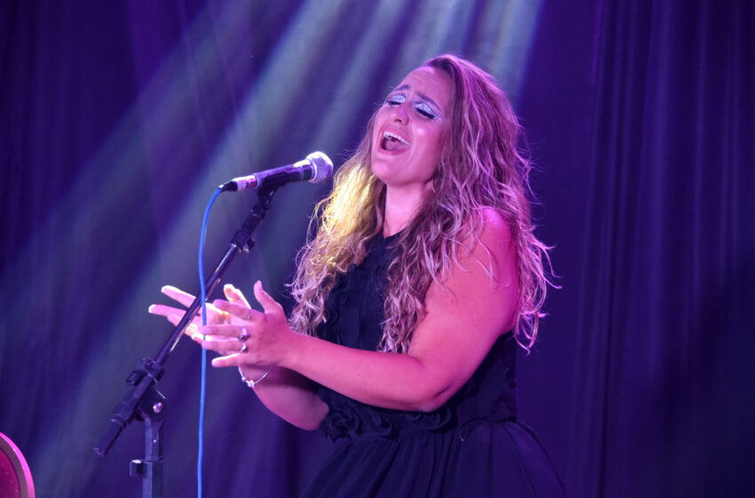  INAUGURA LA MUESTRA “RENACER” Y SE PRESENTA FLOR CELANI EN EL CENTRO CULTURAL RADA TILLY