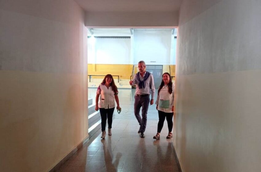  Provincia y el municipio de Esquel ejecutam obras de gas en la Escuela N°112