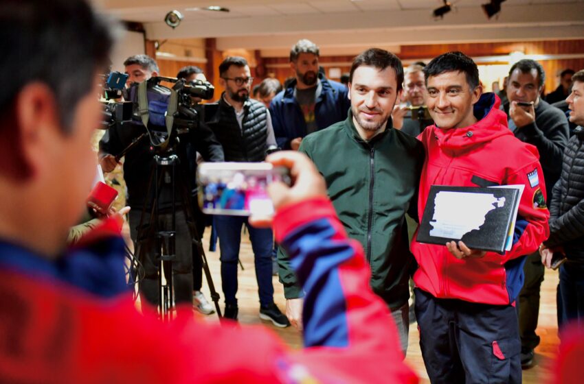  Torres reconoció a los brigadistas, bomberos e instituciones que combatieron los incendios del Parque Nacional “Los Alerces”