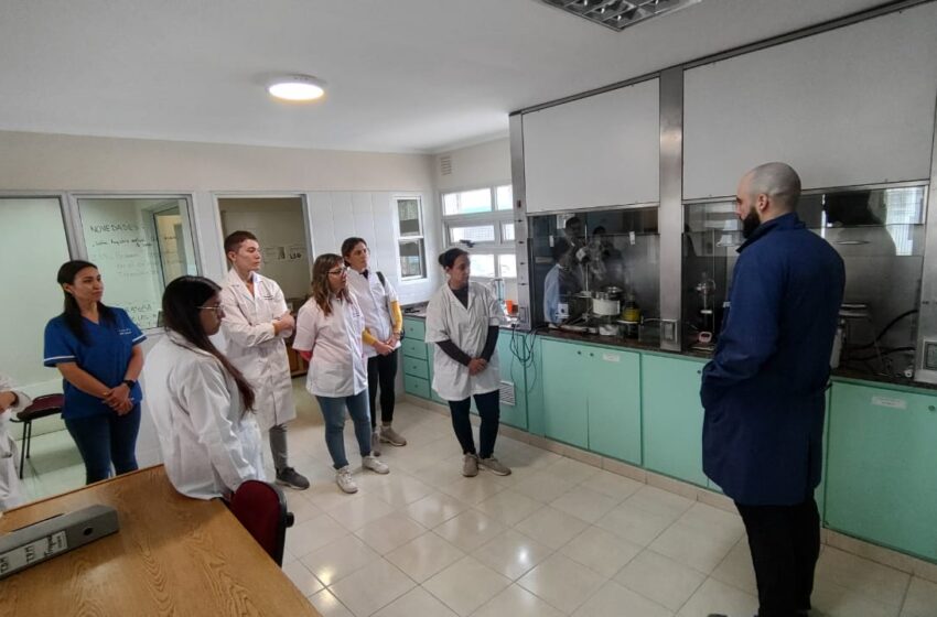  El Laboratorio Provincial fue elegido para las prácticas de posgrado de la Universidad Nacional de la Patagonia