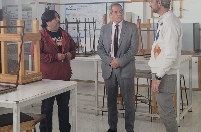  Comodoro: Funcionarios Provinciales inspeccionaron establecimientos educativos