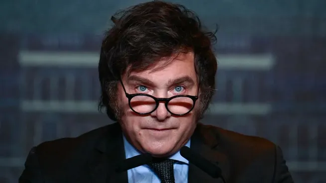  Javier Milei adelantó que si el DNU no pasa Diputados lo van a separar en siete partes