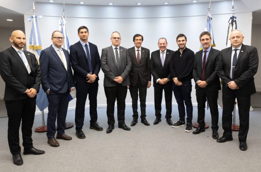  Torres firmó un convenio con el CFI para llevar adelante un Plan Integral de Desarrollo Hídrico en la provincia