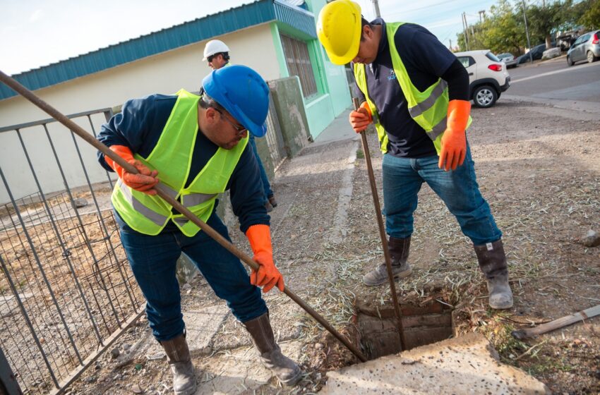  La SCPL colaboró con las escuelas de Comodoro para el mantenimiento de las redes cloacales