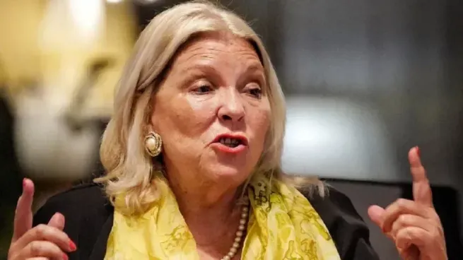  Elisa Carrió, contra Javier Milei: «Estamos frente al mayor ataque a la clase media de la historia»