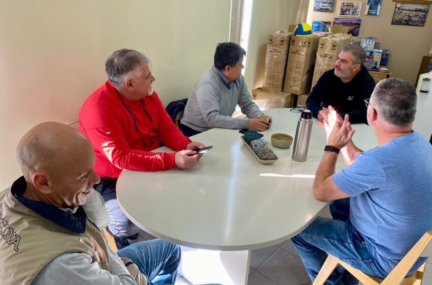  ENCUENTRO ENTRE AUTORIDADES DEPORTIVAS: IMPULSANDO EL FÚTBOL DE COMODORO Y LA REGIÓN