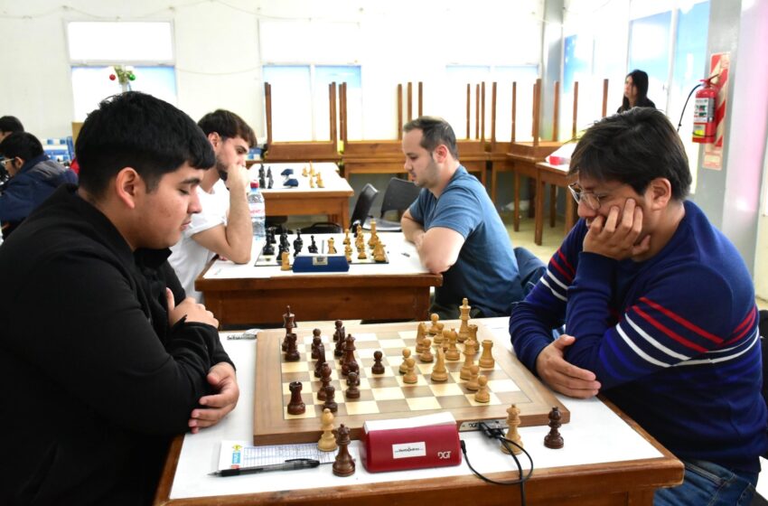  Andrés Aguilar juega la semifinal del Campeonato Argentino de Ajedrez