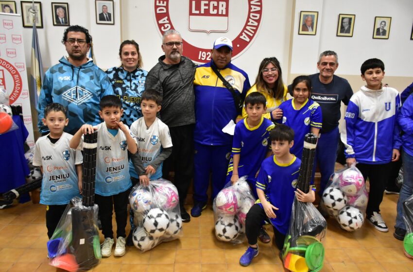  Clubes de la Liga de Fútbol recibieron materiales deportivos