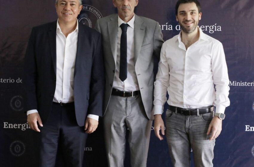  Torres firmó el convenio para garantizar la finalización del Gasoducto Patagónico Cordillerano