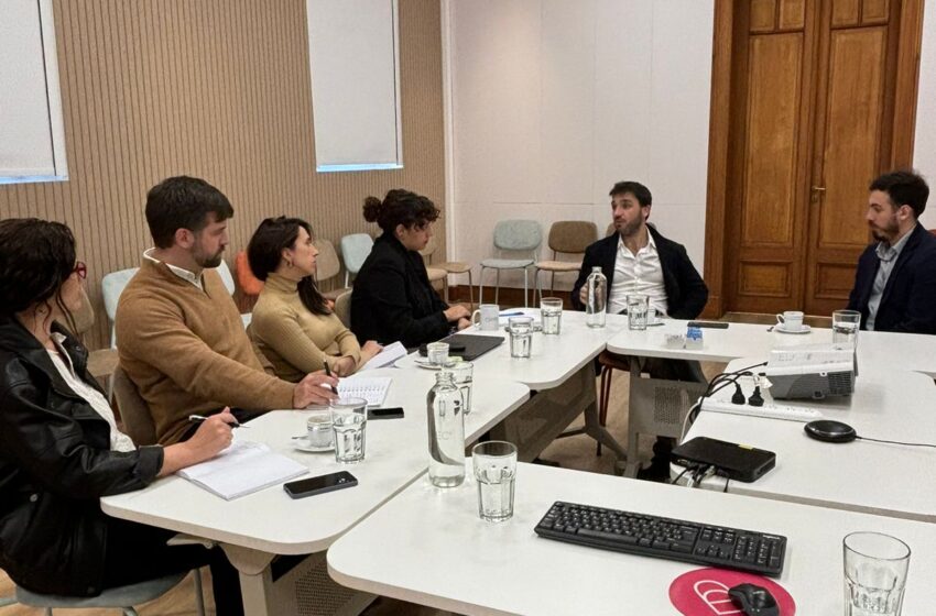  Torres firmó un acuerdo para fortalecer la educación y la transparencia institucional en toda la provincia