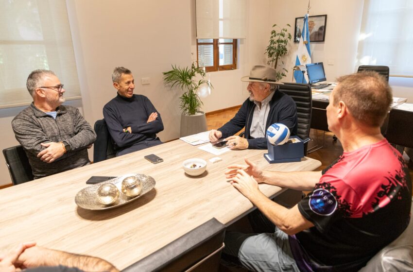  EL INTENDENTE RECIBIO AL PRESIDENTE DE LA ASOCIACIÓN DE CLUBES DE LIGA ARGENTINA DE VOLEY