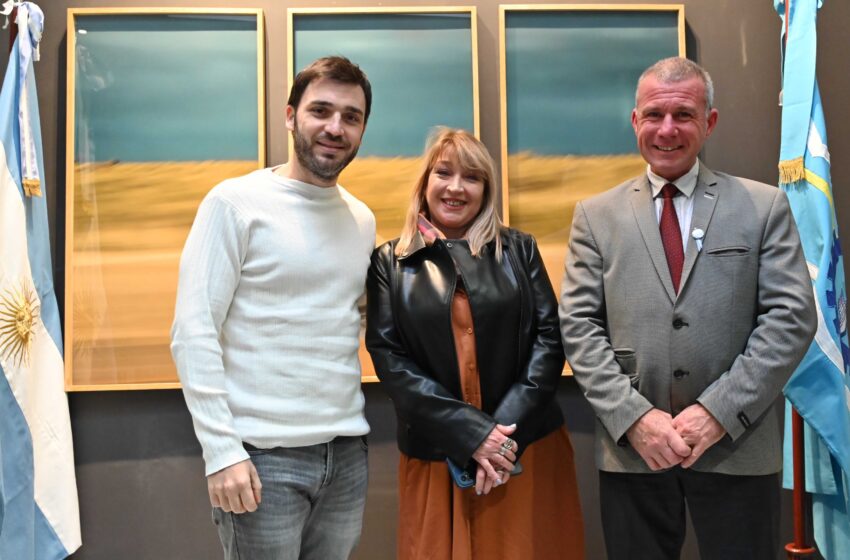  Torres se reunió con James, quien se comprometió a adherir a la Ley de Promoción Turística