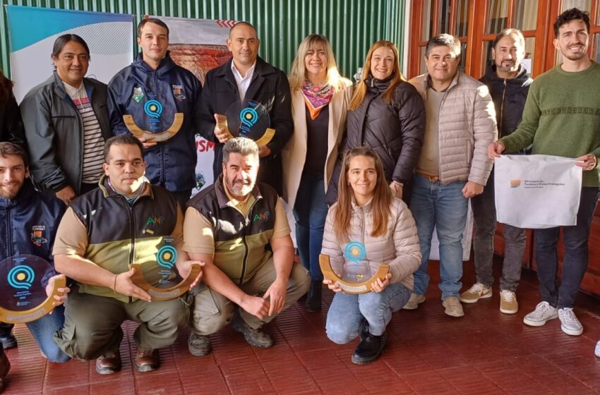  El Gobierno del Chubut entregó distinciones de directrices de calidad turística en Sarmiento y Rada Tilly