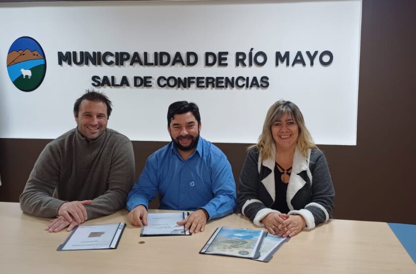  Turismo: Provincia llevó adelante una amplia agenda de trabajo junto a localidades del sur