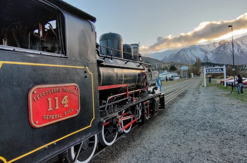  Con un viaje lleno de pasajeros, “La Trochita” conmemoró el 79° aniversario de su llegada a Esquel