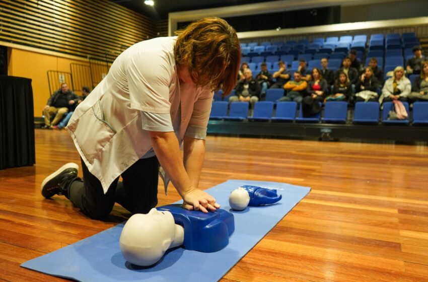  Personal municipal se capacitó en maniobras de RCP y uso de desfibrilador